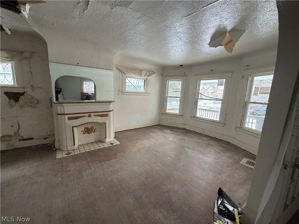 10708 Grantwood Avenue Cleveland OH 44108