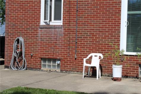 924 Spangler Road NE Canton OH 44714