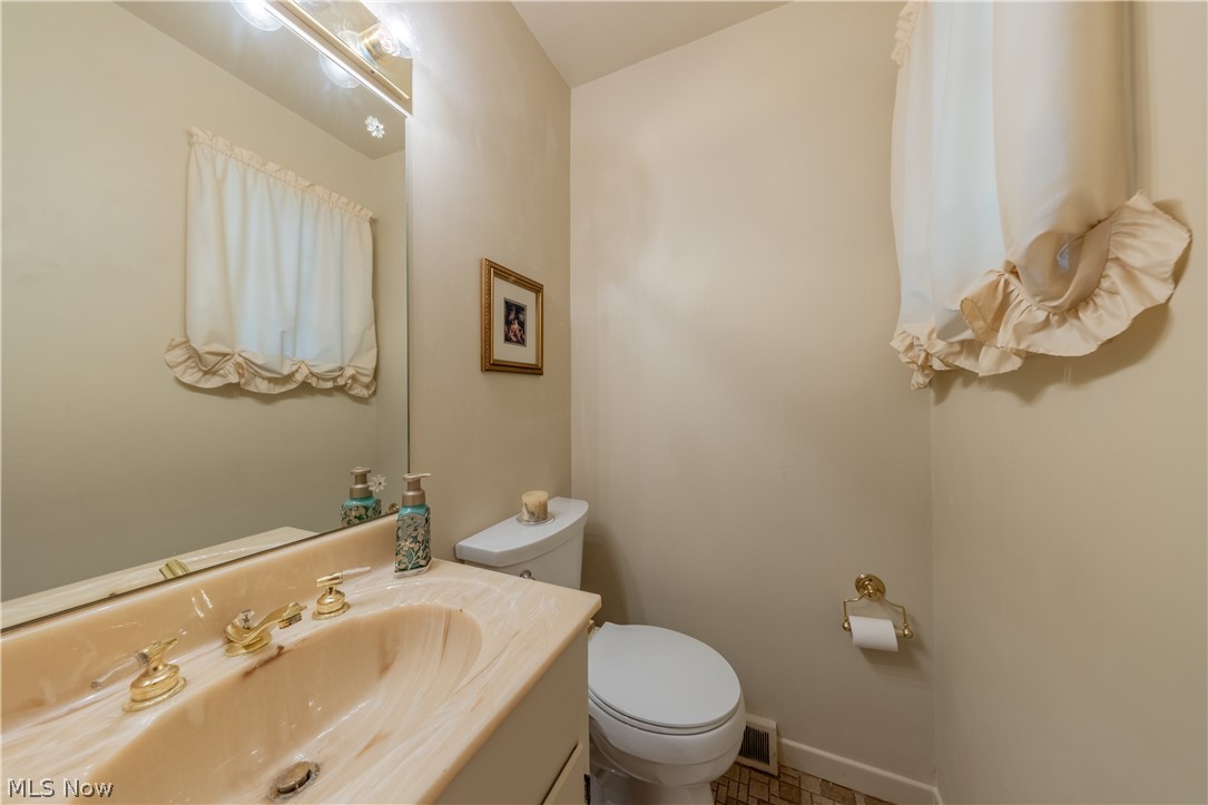 1750 Kenton Circle Lyndhurst OH 44124