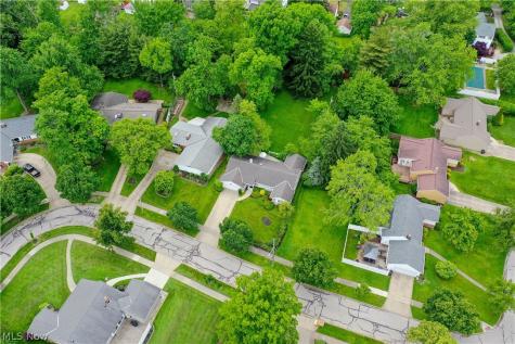 1750 Kenton Circle Lyndhurst OH 44124
