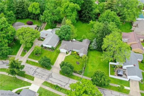 1750 Kenton Circle Lyndhurst OH 44124
