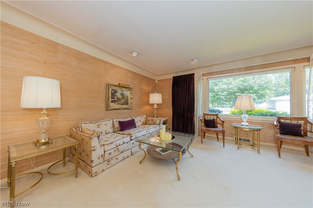 1750 Kenton Circle Lyndhurst OH 44124