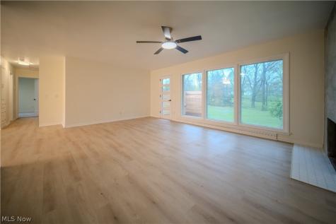 1986 Liberty Road Stow OH 44224