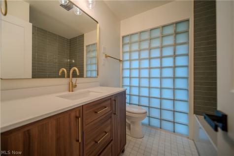 1986 Liberty Road Stow OH 44224