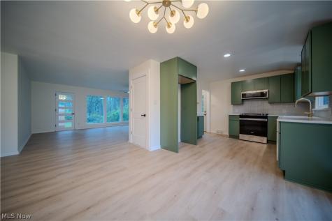 1986 Liberty Road Stow OH 44224