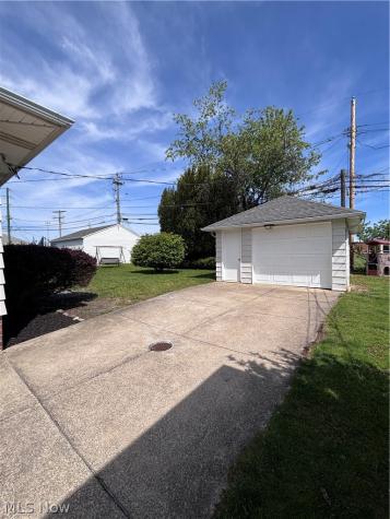 12117 Thraves Road Garfield Heights OH 44125