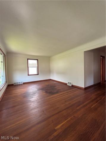 12117 Thraves Road Garfield Heights OH 44125