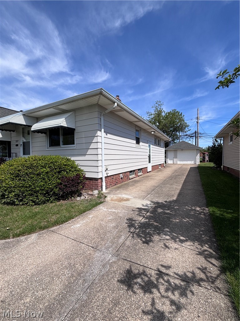 12117 Thraves Road Garfield Heights OH 44125