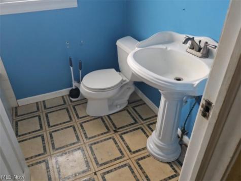 2124 Hillside Terrace Akron OH 44305