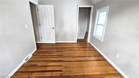 2110 W 85th Street Cleveland OH 44102