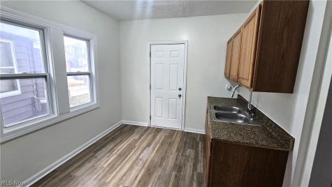 2110 W 85th Street Cleveland OH 44102