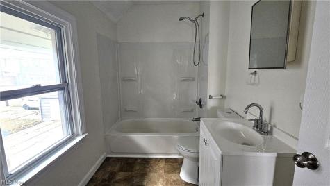 2110 W 85th Street Cleveland OH 44102