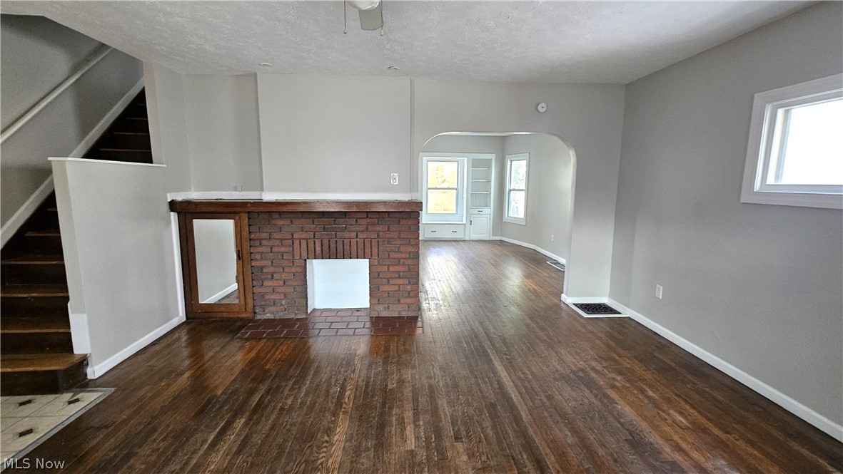 2110 W 85th Street Cleveland OH 44102