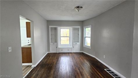 2110 W 85th Street Cleveland OH 44102