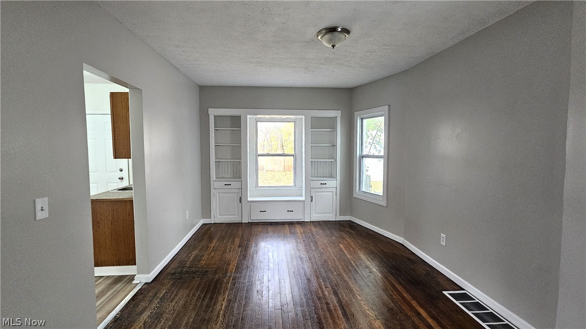 2110 W 85th Street Cleveland OH 44102