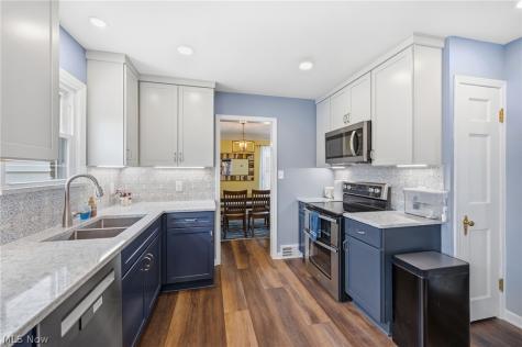64 E 216th Street Euclid OH 44123