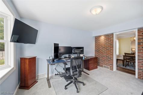 64 E 216th Street Euclid OH 44123