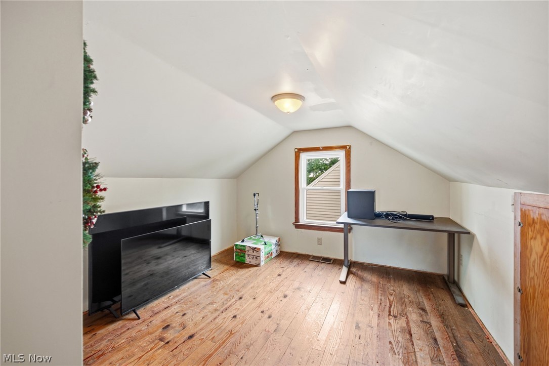 64 E 216th Street Euclid OH 44123