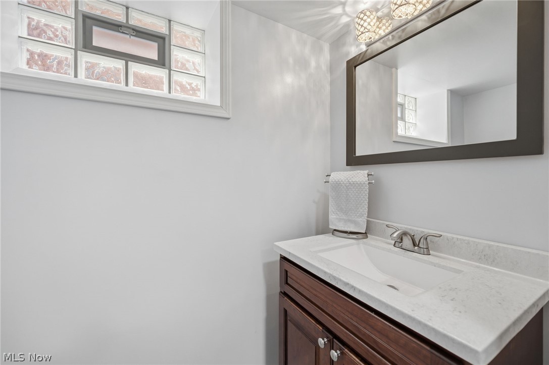 64 E 216th Street Euclid OH 44123