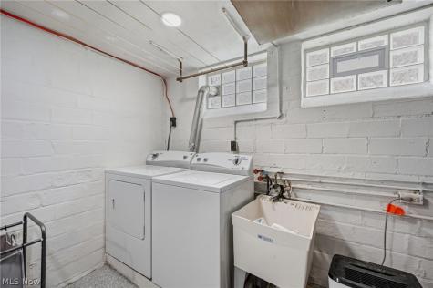 64 E 216th Street Euclid OH 44123