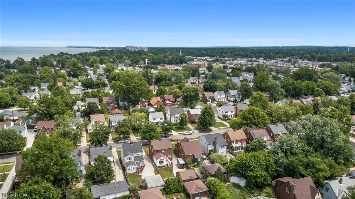 64 E 216th Street Euclid OH 44123