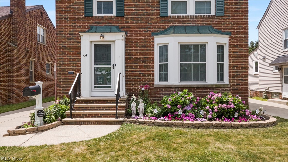 64 E 216th Street Euclid OH 44123