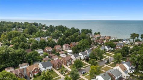 64 E 216th Street Euclid OH 44123