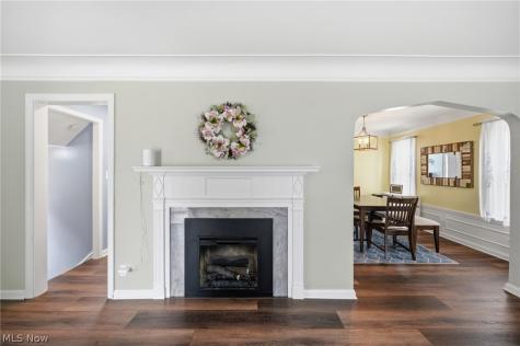 64 E 216th Street Euclid OH 44123