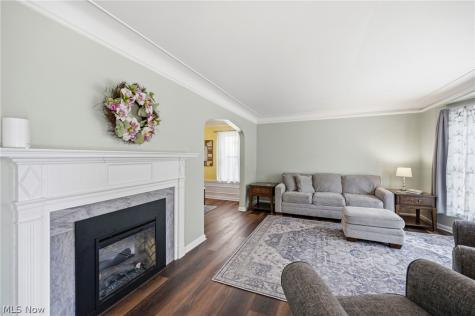 64 E 216th Street Euclid OH 44123