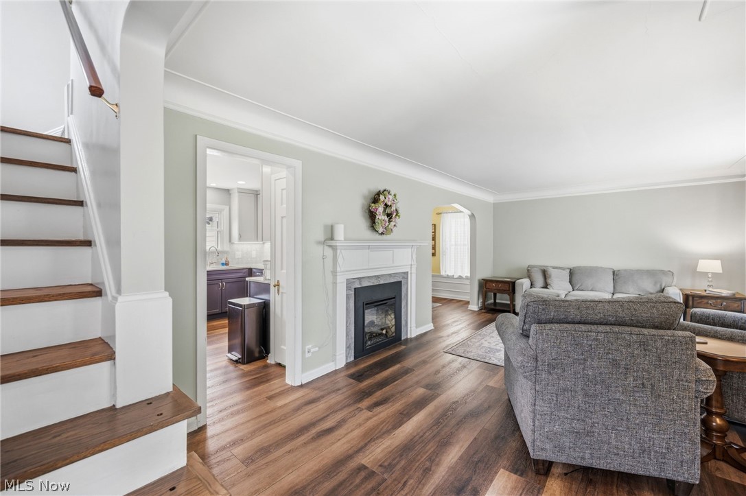 64 E 216th Street Euclid OH 44123