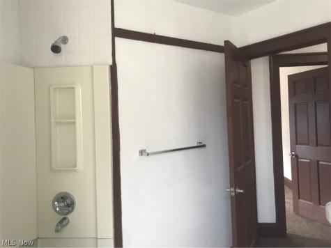 3381 Cedarbrook Road Cleveland Heights OH 44118