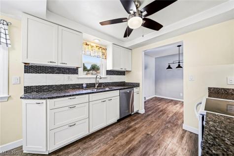 423 E 305th Street Willowick OH 44095