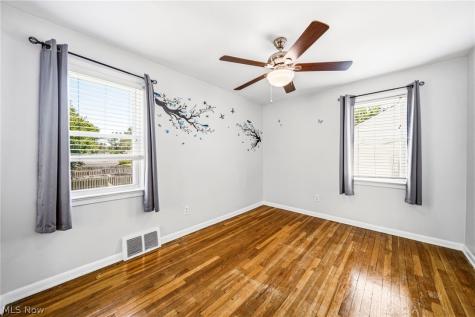 423 E 305th Street Willowick OH 44095