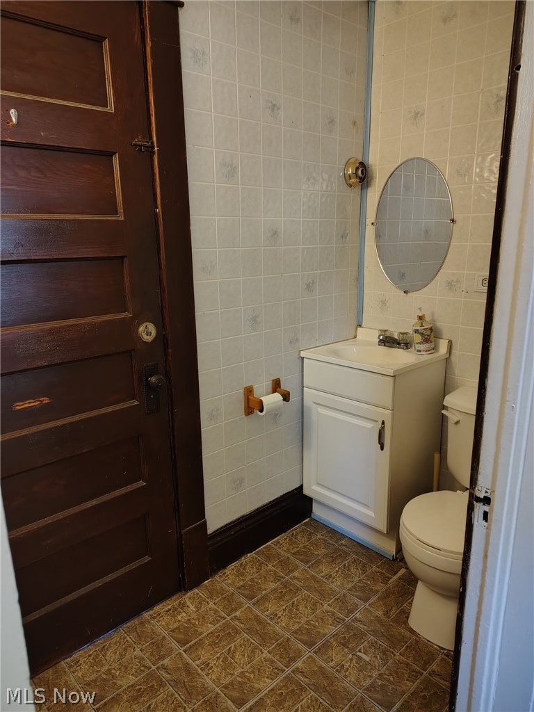 329 Mcclain Avenue Coshocton OH 43812