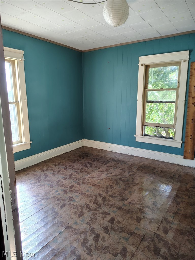 329 Mcclain Avenue Coshocton OH 43812