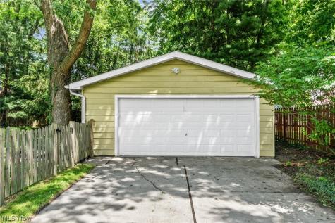211 Wyleswood Drive Berea OH 44017