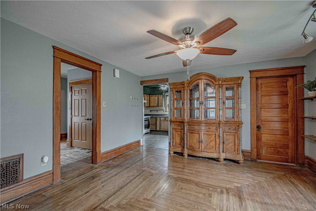389 High Street Wadsworth OH 44281