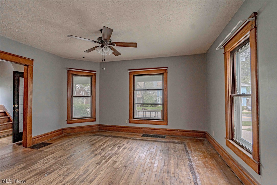 389 High Street Wadsworth OH 44281