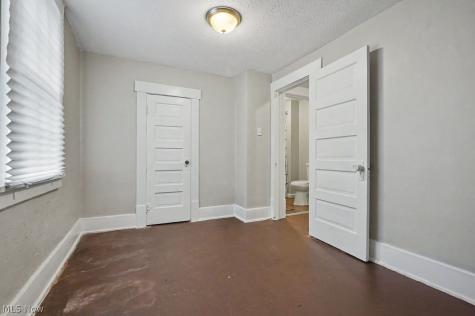 718 School Avenue Cuyahoga Falls OH 44221