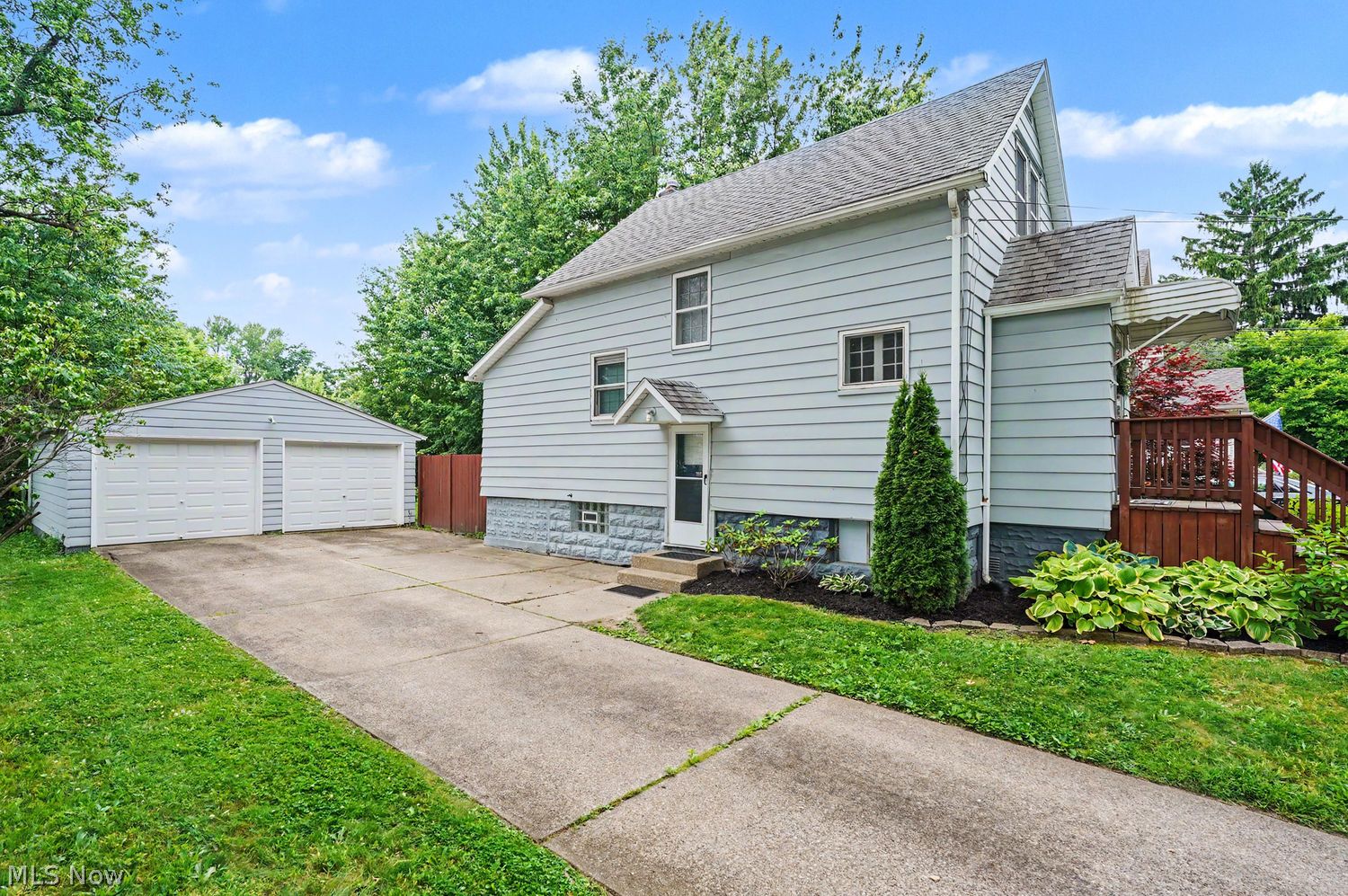 718 School Avenue Cuyahoga Falls OH 44221