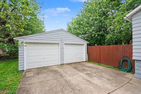 718 School Avenue Cuyahoga Falls OH 44221