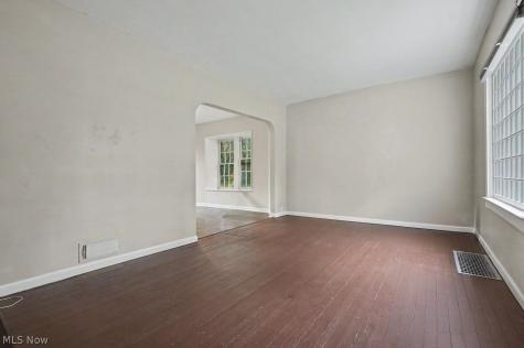 718 School Avenue Cuyahoga Falls OH 44221