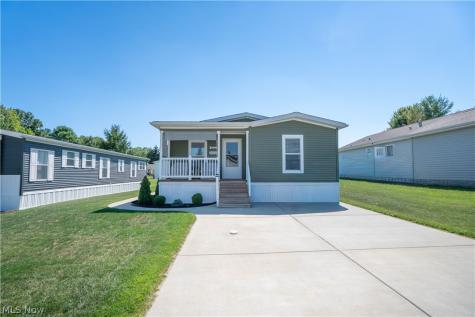 3052 Cross Creek Circle SW Massillon OH 44647