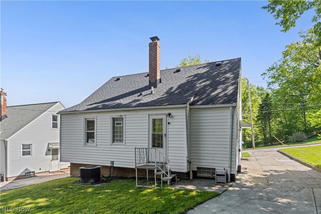 1926 E 290th Street Wickliffe OH 44092