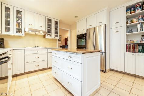 24653 Meldon Boulevard Beachwood OH 44122