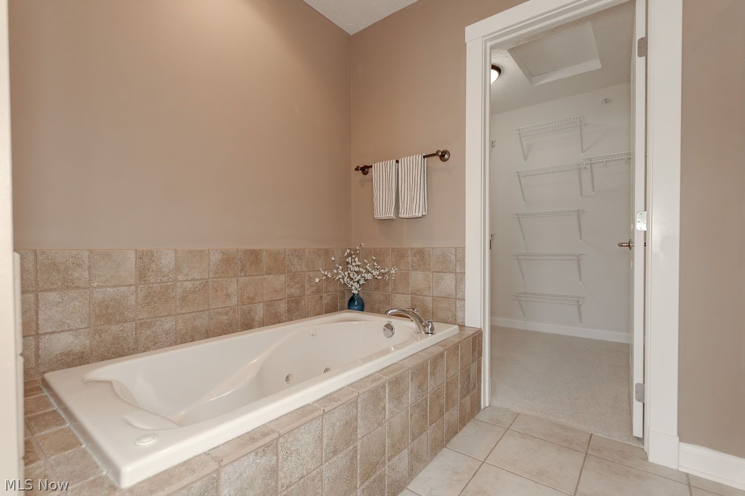 183 Seaview Drive Willowick OH 44095