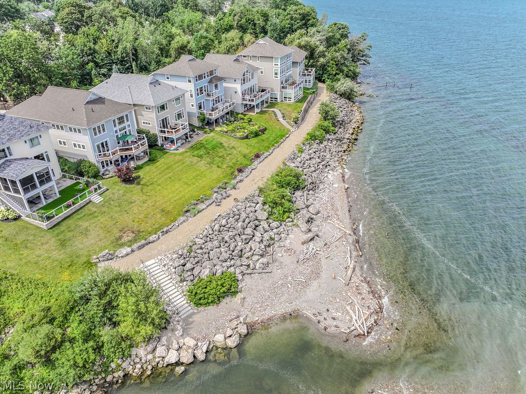 183 Seaview Drive Willowick OH 44095