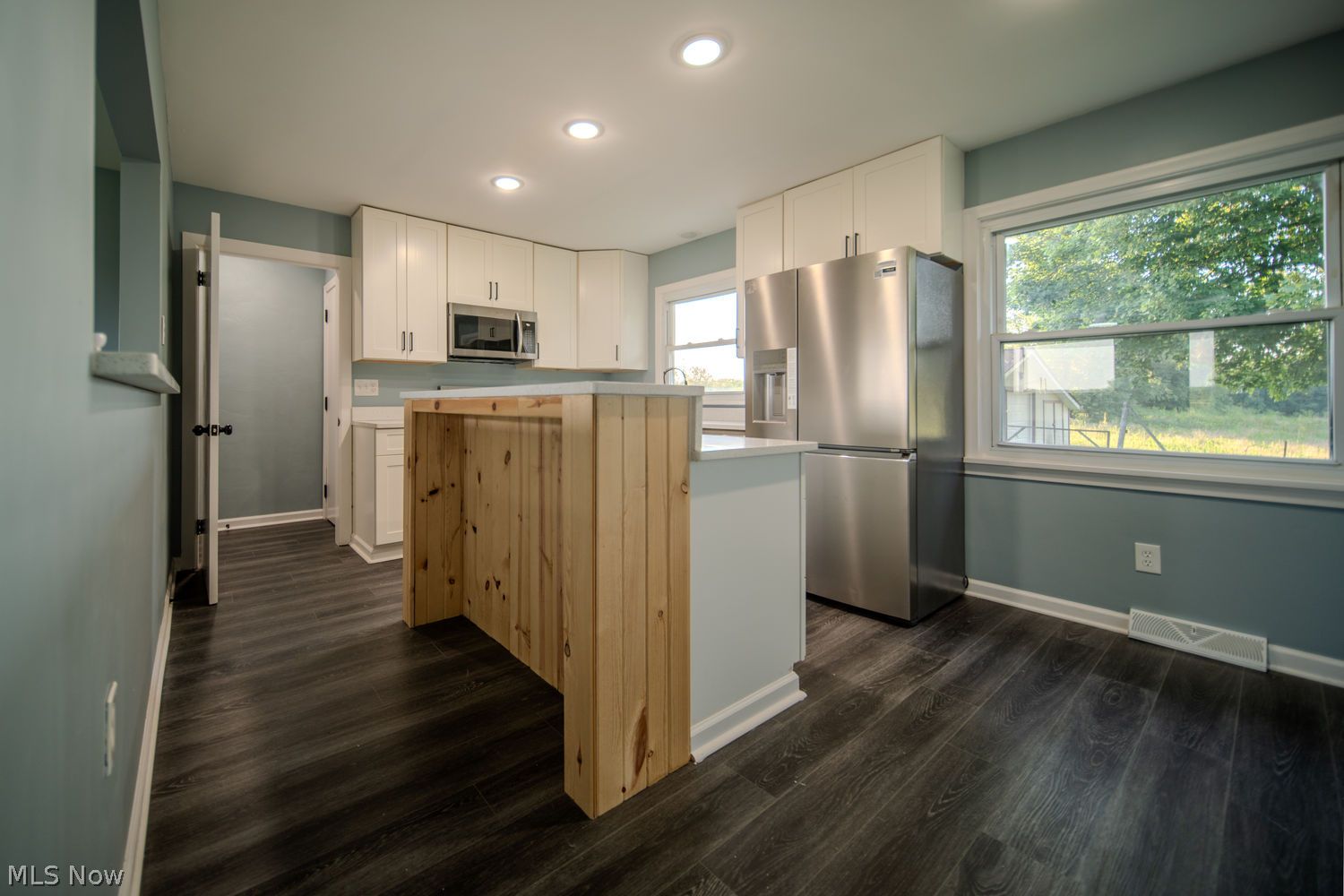 3003 Waterloo Road Mogadore OH 44260