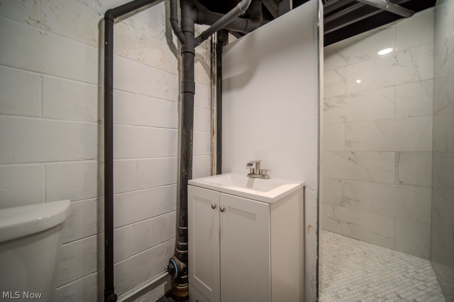3003 Waterloo Road Mogadore OH 44260