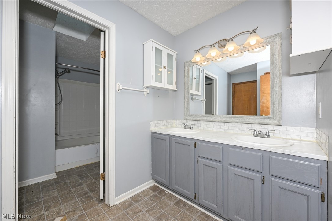 5323 Francesca Street NE Louisville OH 44641